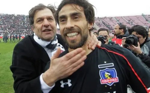 Valdivia celebrando junto a Mosa en Colo Colo.