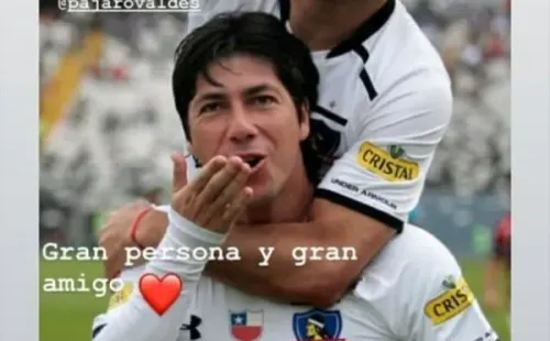 El intercambio de mensajes entre Flores y Valdés.