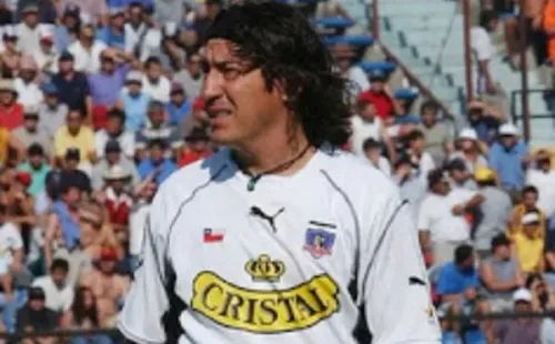 Zamorano alcanzó a jugar un semestre por Colo Colo