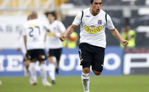 Ese clásico Colo Colo lo ganó 1 a 0 con gol de Paredes. Allí comenzó su sana costumbre de anotarle a los azules.