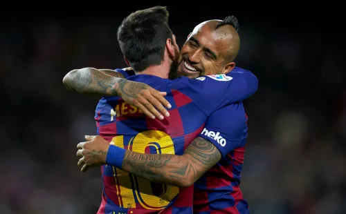 Vidal y Barcelona igualaron 1-1 en la ida de los octavos de final de la Champions League. El City de Bravo por su parte venció por 2-1 al Madrid en el primer encuentro.