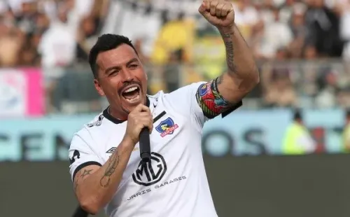 Esteban Paredes vivió un emocionante momento cuando marcó su tanto 216 ante la U. Luego se lesionó empezando este Campeonato y ha estado en problemas en medio de las fracasadas negociaciones con Blanco y Negro.