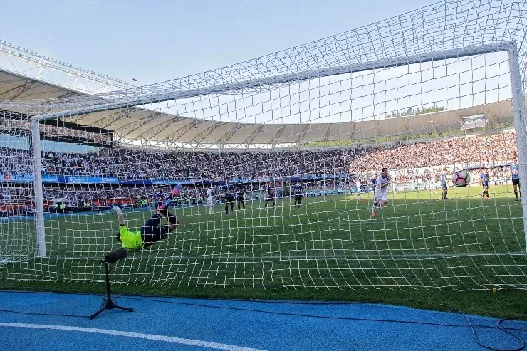 El penal que terminó por abrir el camino el triunfo del Cacique ante Huachipato.