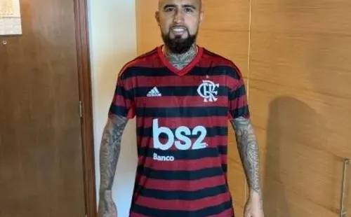 Vidal con la camiseta de Flamengo.