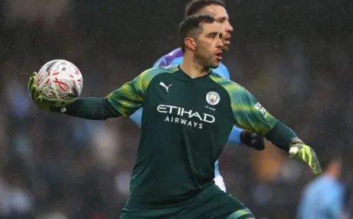 Claudio Bravo no seguiría en Inglaterra / FOTO: Getty Images