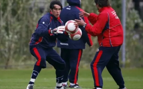 Morón entrenando a Bravo en la selección chilena.