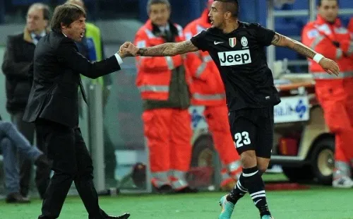Conte y Vidal compartieron por varios años en la Juventus de Italia.