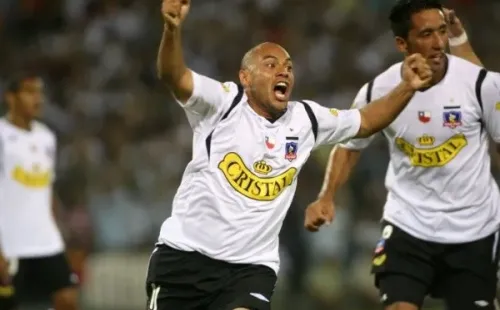 Carranza alcanzó a jugar sólo un semestre en Colo Colo.