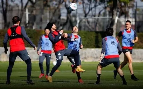 Colo Colo volvió a hacer fútbol reducido y esta semana podrán hacer trabajos normales / FOTO: Sebastián Órdenes (Prensa Colo Colo)