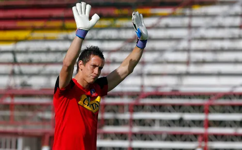 El portero jugó un total de siete partidos en el primer equipo de Colo Colo.