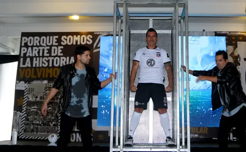 Colo Colo Esteban Paredes