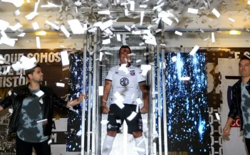 El nuevo contrato de Colo Colo y Umbro no alcanzó a durar ni dos años.
