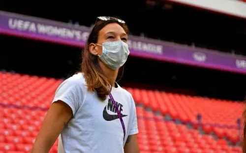 Christiane Endler reconociendo el campo de juego de hoy