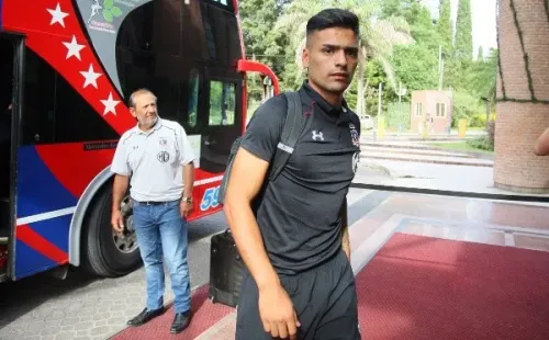 Por razones sanitarias, los jugadores no llegarán juntos en un bus ni tampoco concentrarán.