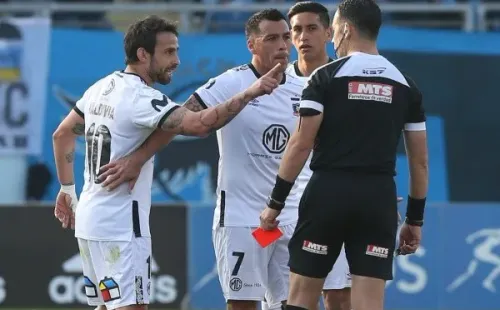 Valdivia recibió una dura sanción tras sus insultos a Ángelo Hermosilla.