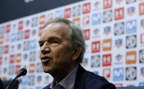 A Ruiz-Tagle le levantaron la prohibición de ejercer el cargo de director de cualquier empresa.