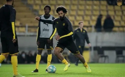 Peñarol entrenando en Uruguay
