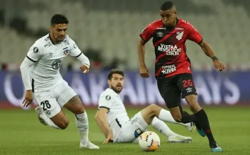 Felipe Campos ante Athletico Paranaense