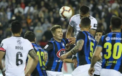Colo Colo y Huachipato igualaron a dos en su último compromiso jugado en el Monumental.