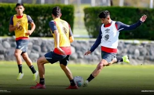 Gustavo Quinteros y su posible formación