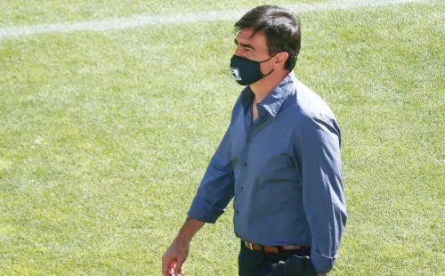 Quinteros elogió al Mago, pero no confirmó si es opción para reforzar a Colo Colo.