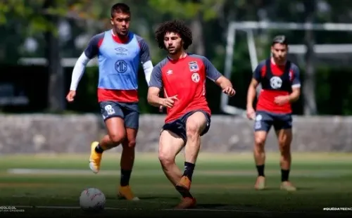 Maximiliano Falcón en el entrenamiento del Cacique