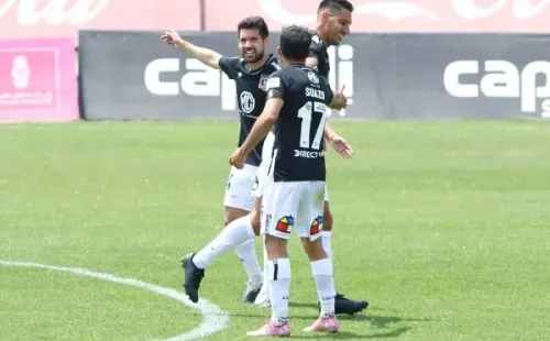 Fuentes y Suazo naufragaron en el mediocampo de La Cisterna / FOTO: Agencia Uno