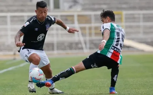 Valencia sigue sin aportar en Colo Colo / FOTO: Agencia Uno