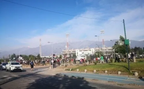 Hinchas en el Monumental