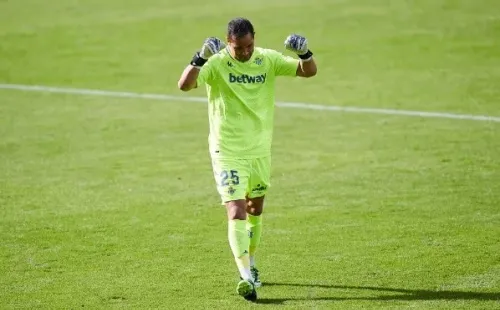 Claudio Bravo vuelve a la acción
