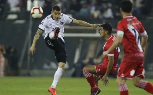 Colo Colo cayó 1-0 en su último partido contra Curicó Unido en el Estadio Monumental / FOTO: Agencia Uno