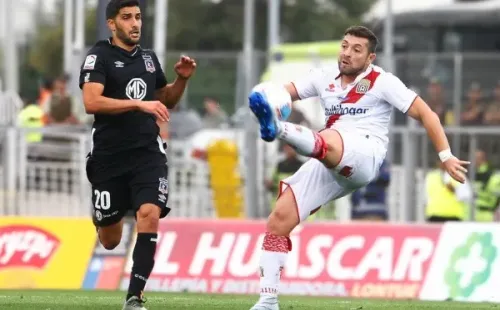 Los albos cayeron en su último cruce con Curicó por 1-0 / FOTO: Agencia Uno