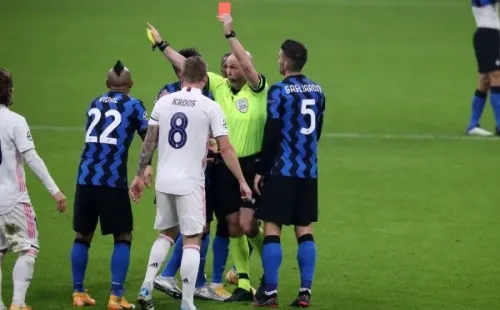 Arturo Vidal no pudo controlar sus impulsos y fue expulsado ante el Real Madrid / FOTO: Getty Images