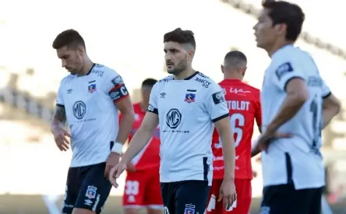 Colo Colo se muestra abatido tras la dolorosa derrota ante Curicó Unido / FOTO: Agencia Uno