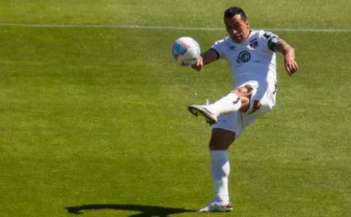 Esteban Paredes con zapatillas Nike