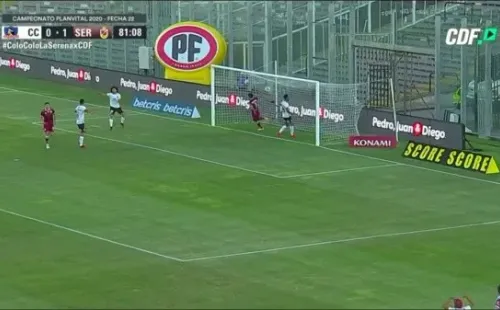 Falcón no aguanta su rabia y le recrimina a Insaurralde, el capitán del equipo, su poco compromiso en la jugada. |Foto: Captura CDF