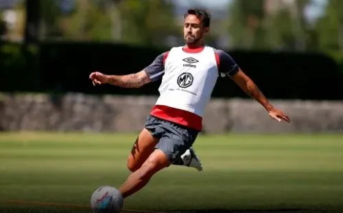 Jorge Valdivia puede reestrenarse ante Universidad Católica / FOTO: Sebastián Órdenes – Colo Colo Oficial