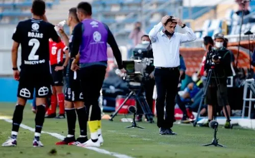 Gustavo Quinteros en la banca colocolina