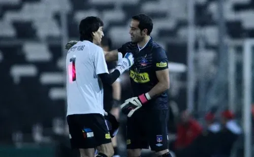 Claudio Bravo junto a Roberto Rojas | Foto: Agencia Uno