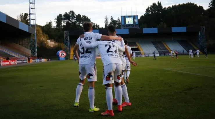 Colo Colo volvió a los abrazos ante Huachipato en el estadio CAP | Foto: Agencia UNO.