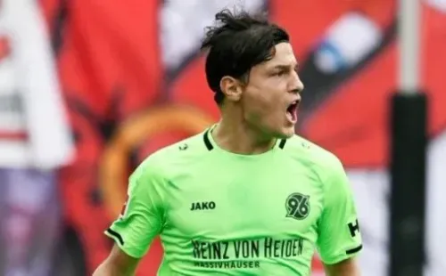 Miiko Albornoz se cae en Colo Colo