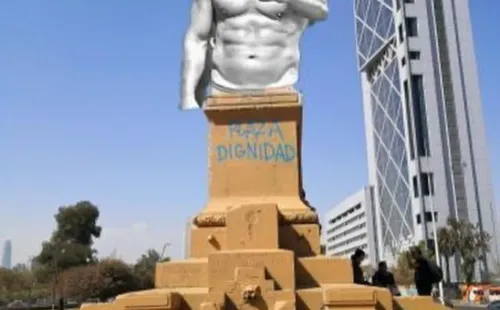 Marcelo Barticciotto y una “imponente” figura para la Plaza Italia. | Foto: Archivo.