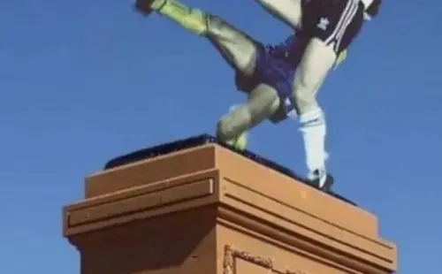 Barticciotto y su gol más importante con la camiseta de Colo Colo. | Foto: Archivo.