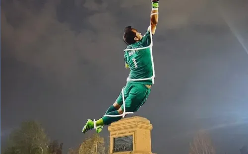 Claudio Bravo y un tapadón icónico en la final de la Copa América Centenario 2016. | Foto: Archivo.