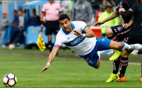 Ampuero asoma como titular ante Colo Colo / FOTO: Agencia Uno