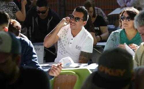 Esteban Paredes cumpliendo su deber cívico