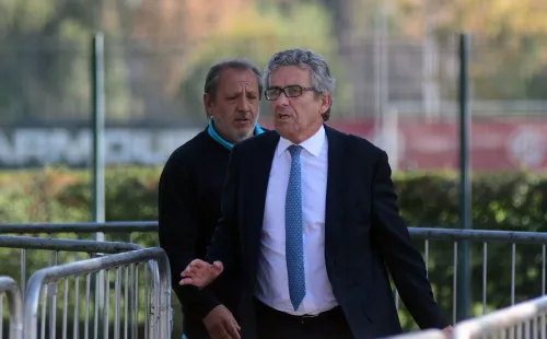 Trascendidos indican que Leonidas Vial y Gabriel Ruiz Tagle venderían su propiedad en ByN