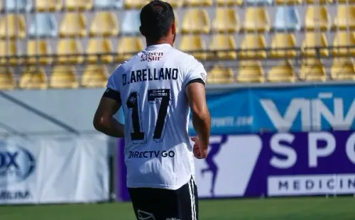 Gabriel Suazo con la camiseta de David Arellano