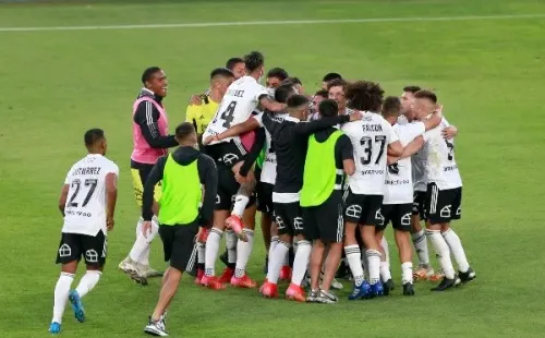 El festejo de los jugadores albos tras la victoria en el Superclásico. | Foto: Agencia UNO.