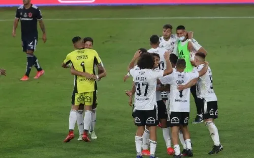 Los festejos de Colo Colo en el Superclásico le salieron cara / FOTO: Agencia Uno